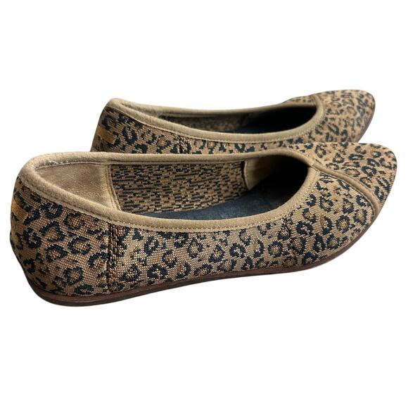 TOMS Tan/Cheetah print, Pointed Toe, Flats- 6 - Picture 1 of 10